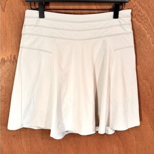 Athleta light gray skort size 2